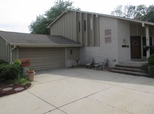 6331 Sycamore St, Greendale, WI 53129