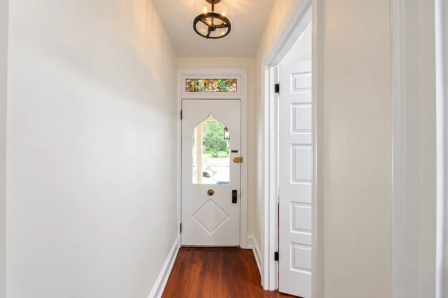 4 bed, 2.5 bath, 3299 sqft, $3,800 — Photo 3