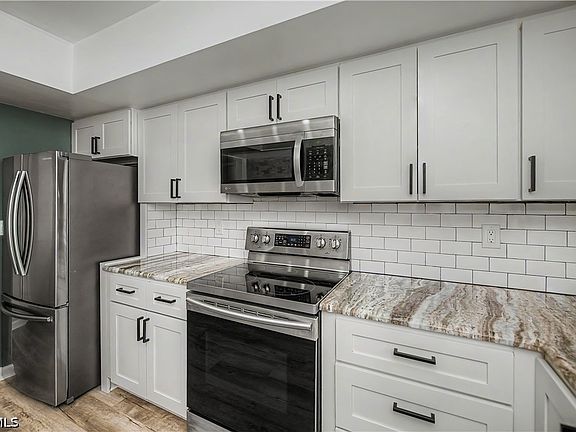 5th image of 9782 Deerfoot Dr