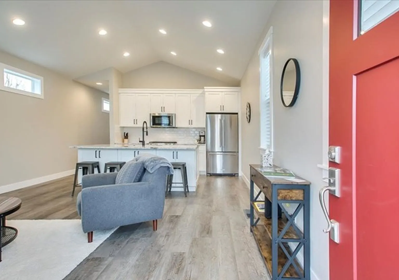 Stunning newer home in a great Boise location — Photo 2