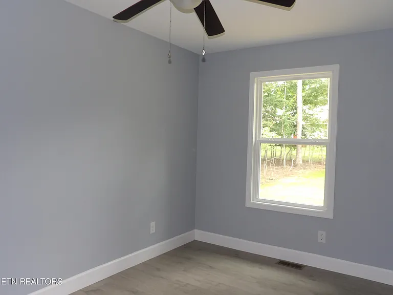707 Oneida Ln — Photo 17