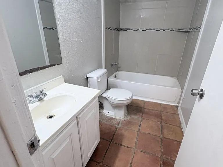 Phoenix Apartments — Photo 8