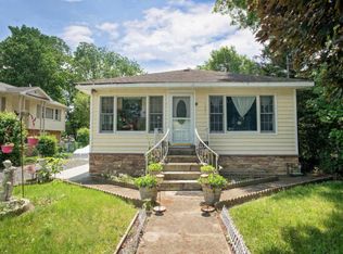 121 W 3rd St, Howell, NJ 07731