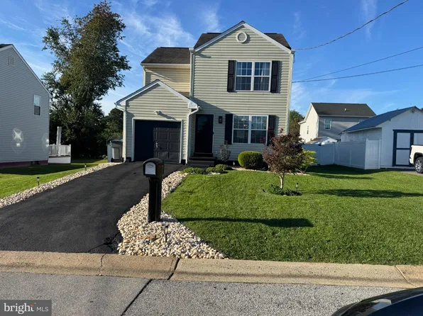 403 6th St, New Castle, DE 19720