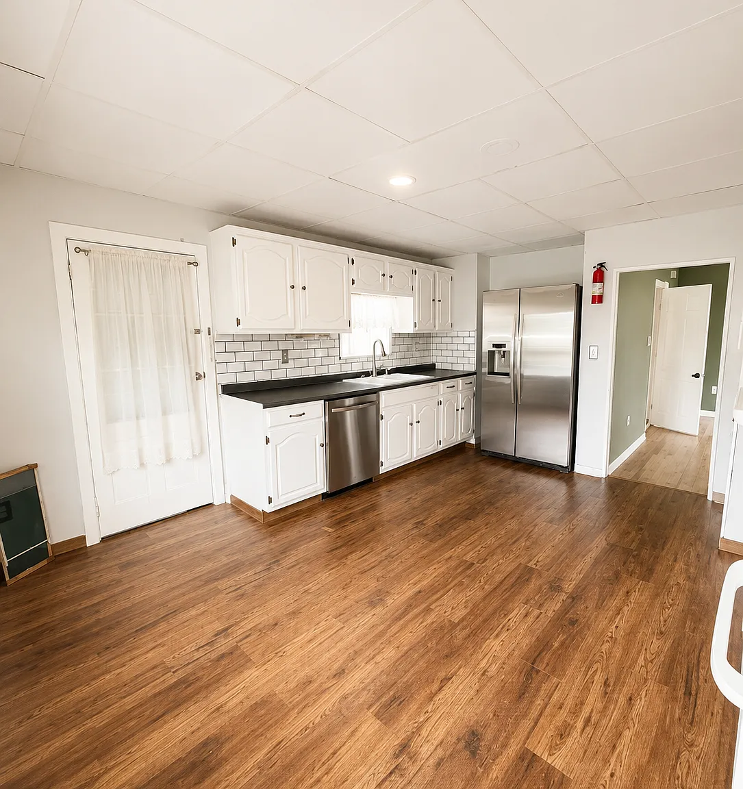 3 bed, 2202 sqft, $1,490 — Photo 2
