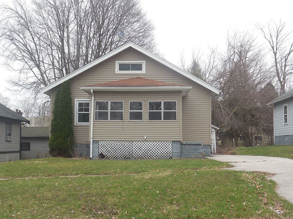 1st image of 325 N Henrietta Ave