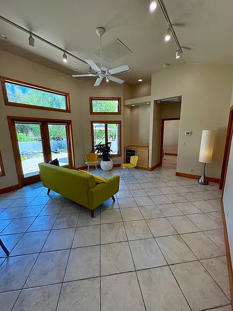 340A Longhorn Ln