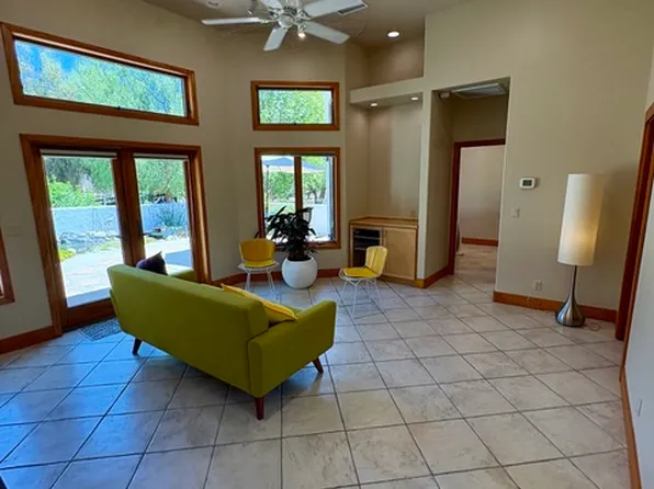 340A Longhorn Ln, Ojai, CA 93023