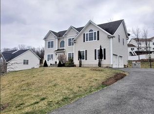 6 Standish Rd, Monroe, NY 10950