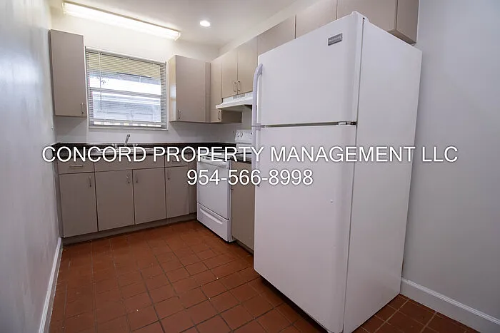 400 SW 8th Ave #8 — Photo 4