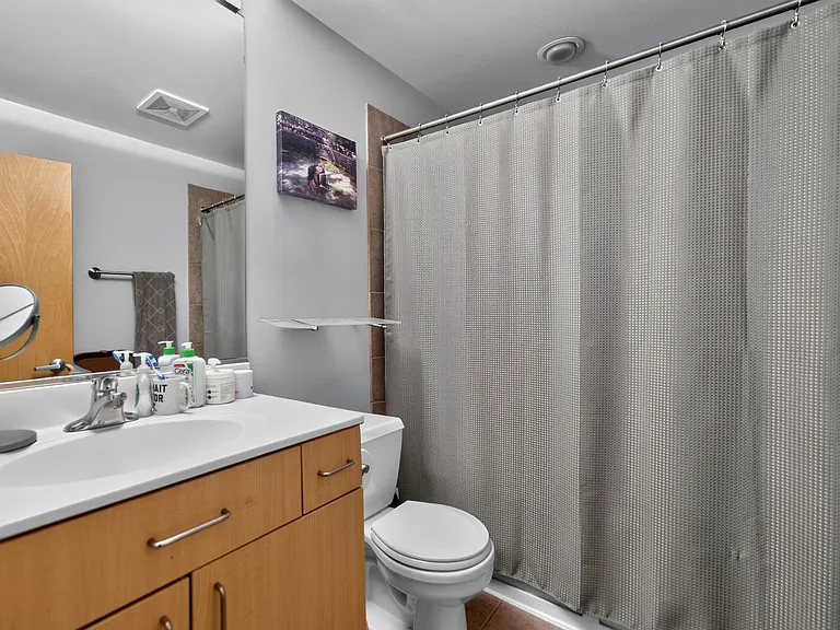 2201 W Wabansia Ave #17 — Photo 12
