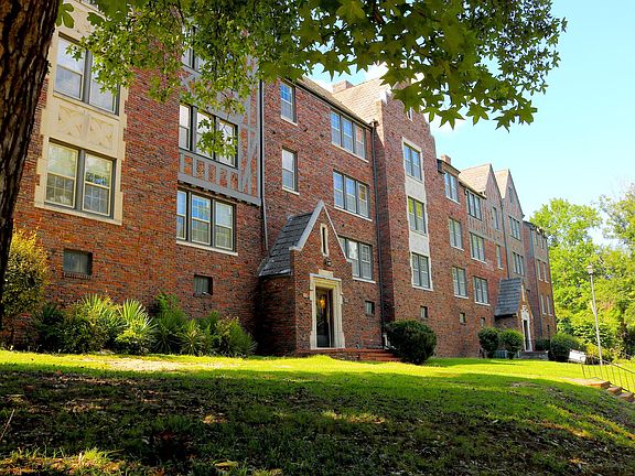 Country Club Apartments