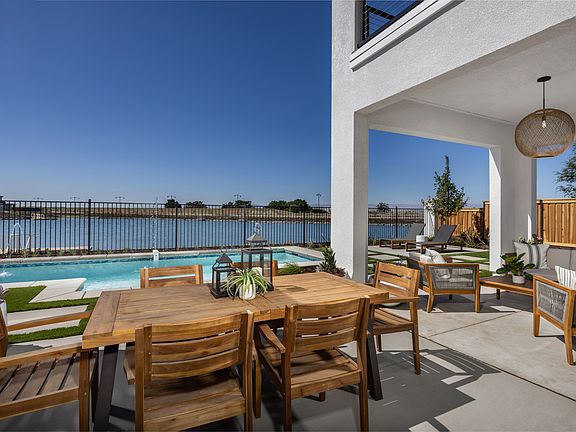 Kiper_SkyeAtRiverIslands_Res2-Patio2_8033c-4500