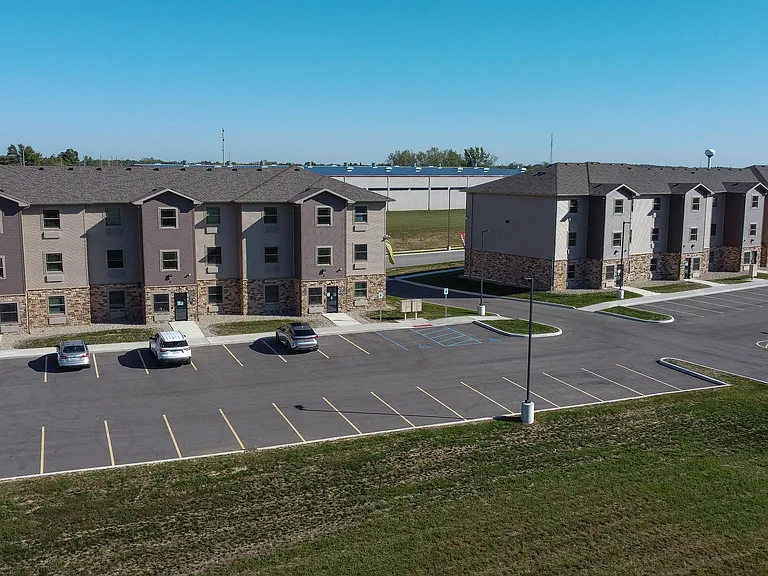 Crossroads Place Apartments — Photo 91
