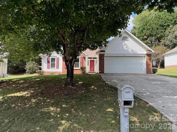 137 Citation Dr, Mooresville, NC 28117