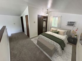 Walnut Place, 1 beds  1.0 baths (590 sqft)