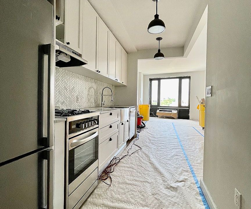 1st image of 409 Eastern Pkwy #806