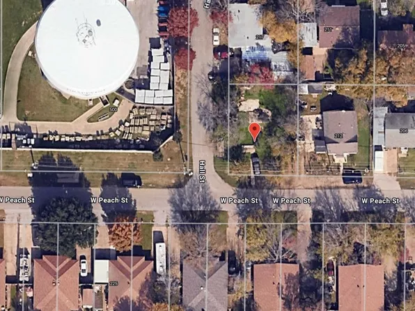 218 W Peach St, Grapevine, TX 76051