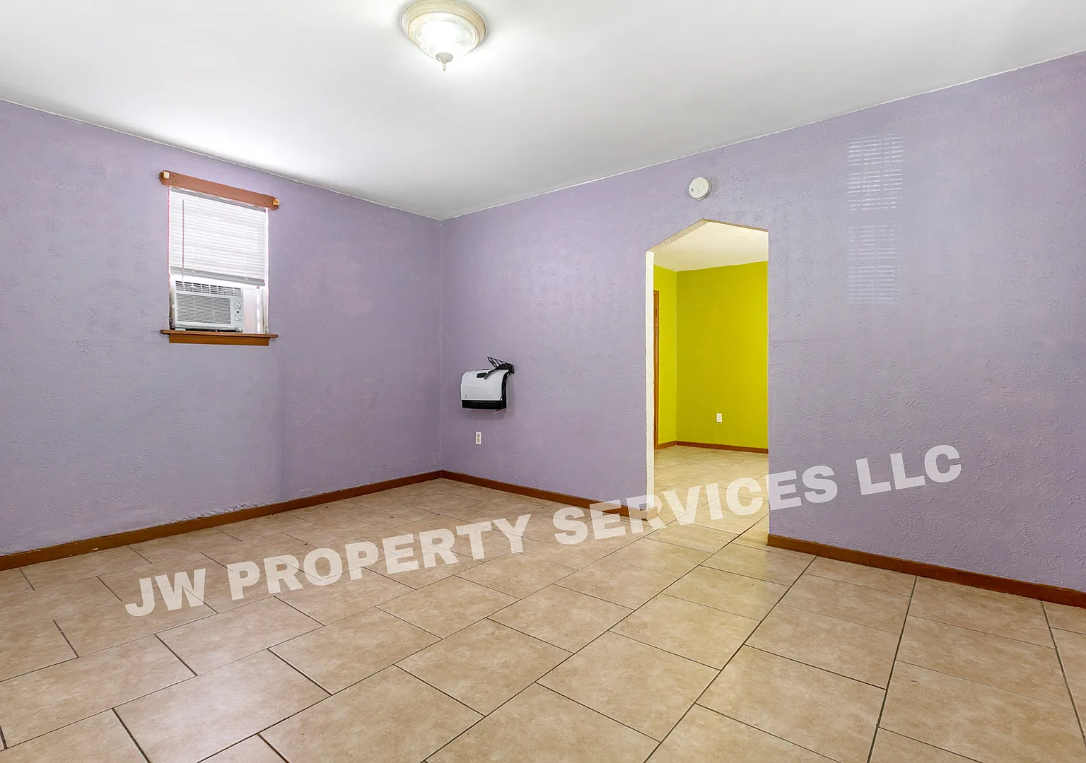 2633 Governor Nicholls — Photo 3
