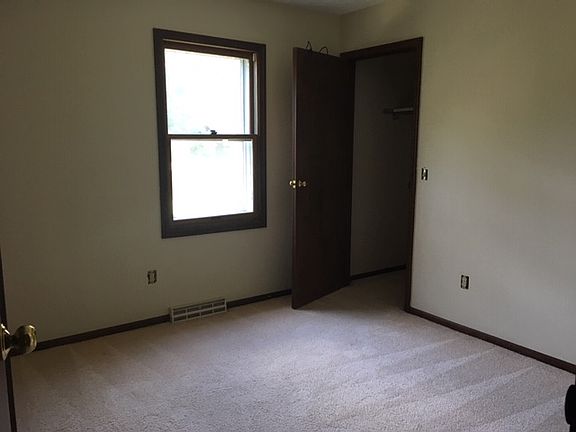 4th image of 1614 Tower Ct