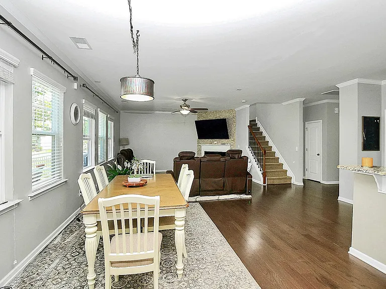 1809 Deer Meadows Dr — Photo 12