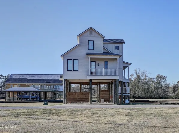 9405 Wahoo Ln, Abbeville, LA 70510