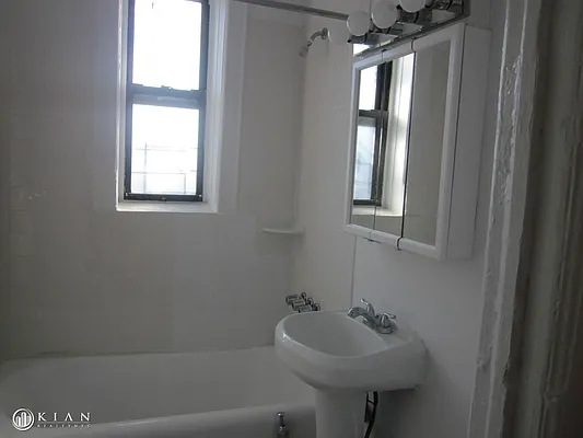 Rented by Kian Realty | media 24