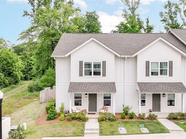 3260 Academy Dr #306, Opelika, AL 36801