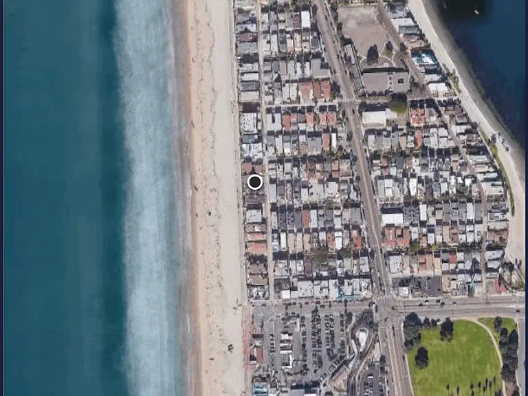 3261 Ocean Front Walk #2B — Photo 34
