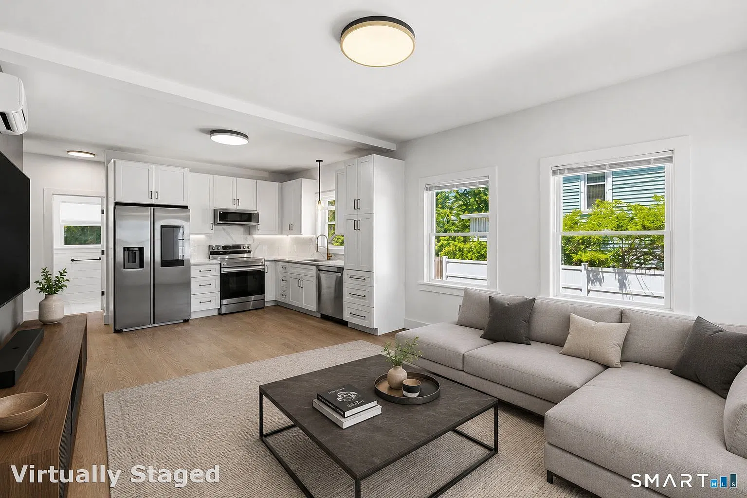 4 bed, 2.0 bath, 1694 sqft, $4,000 — Photo 2