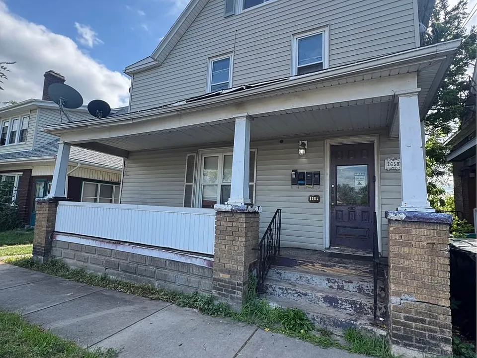 2658 Main St #1