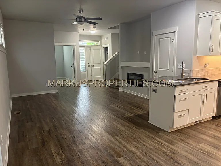5231 SE Davis Rd — Photo 5
