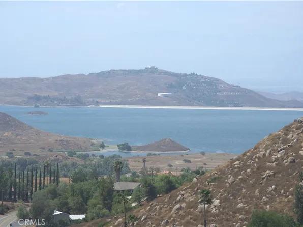 11 Lake Mathews Ln #33, Perris, CA 92570