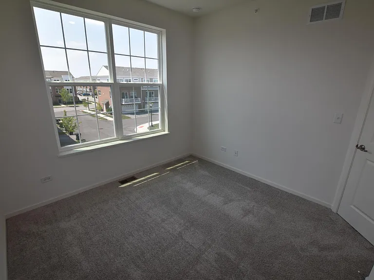 2945 Showplace Dr — Photo 29