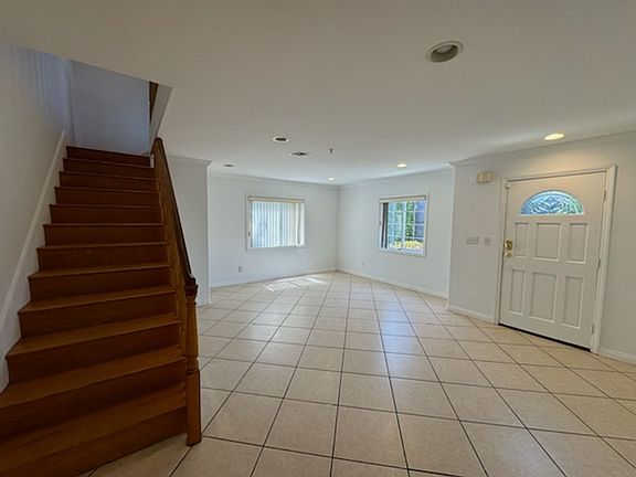 4th image of 1927 Cloverfield Blvd APT 1