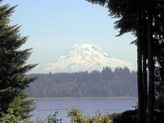 3rd image of 2204 59th Ave NW