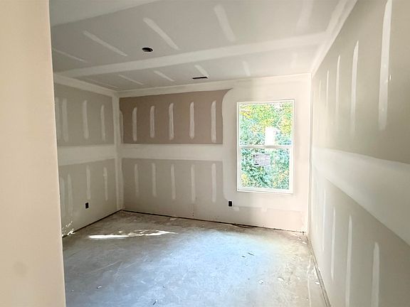 5th image of 1317 N Erie Ave