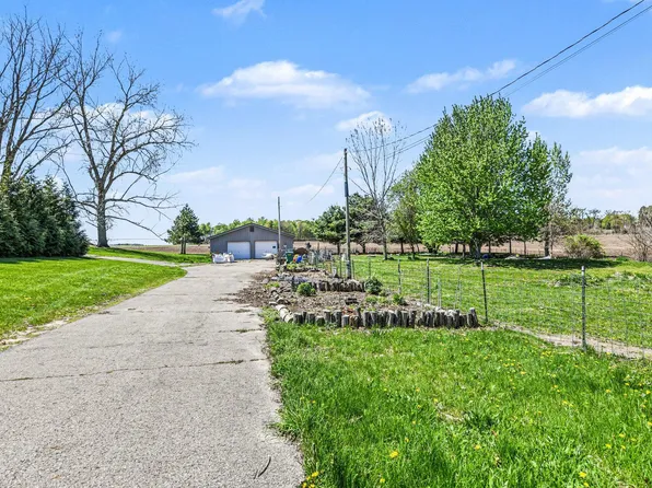 52290 Townhall Rd, Dowagiac, MI 49047