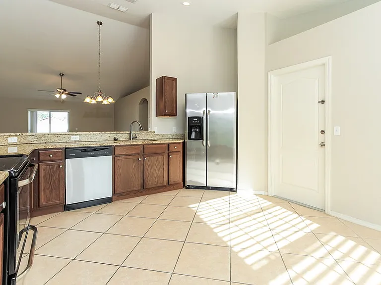 727 Barrister Dr — Photo 6
