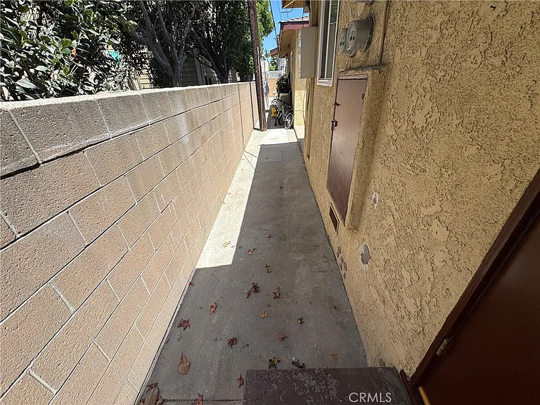 15226 Normandie Ave #B — Photo 23