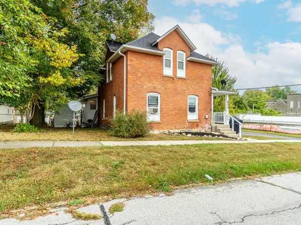 804 N Harrison St, Syracuse, IN 46567