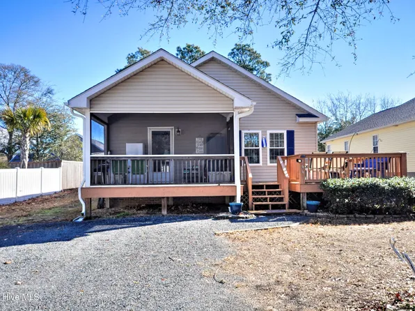 166 NE 5th Street, Oak Island, NC 28465