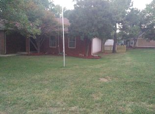 2704 E 24th St, Broken Arrow, OK 74014