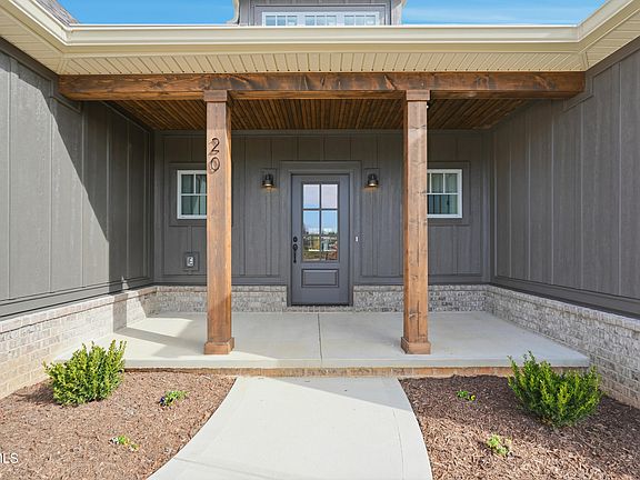 3rd image of 20 Glaze Farm Way