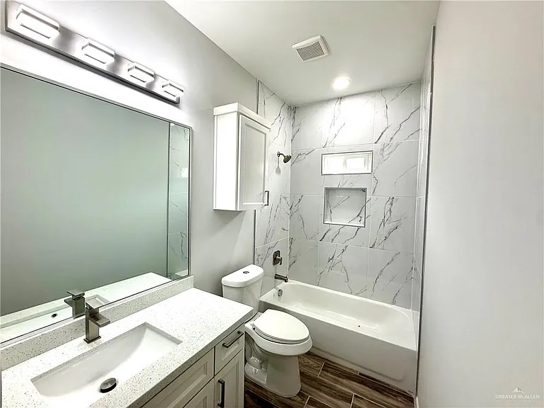 2613 W Bliss St #1 — Photo 7
