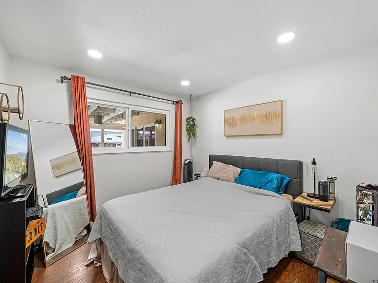 Guest bedroom 2