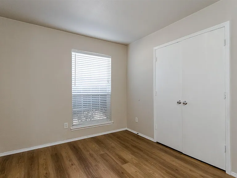 1017 Caleb St — Photo 16