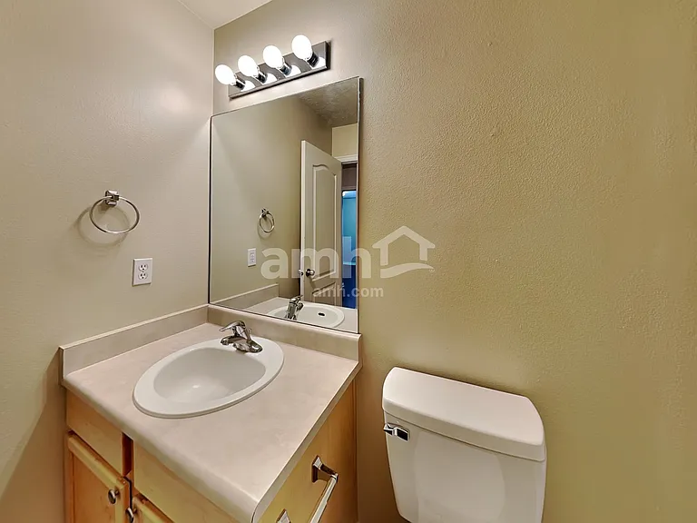 7128 N Kiowa Pkwy — Photo 12