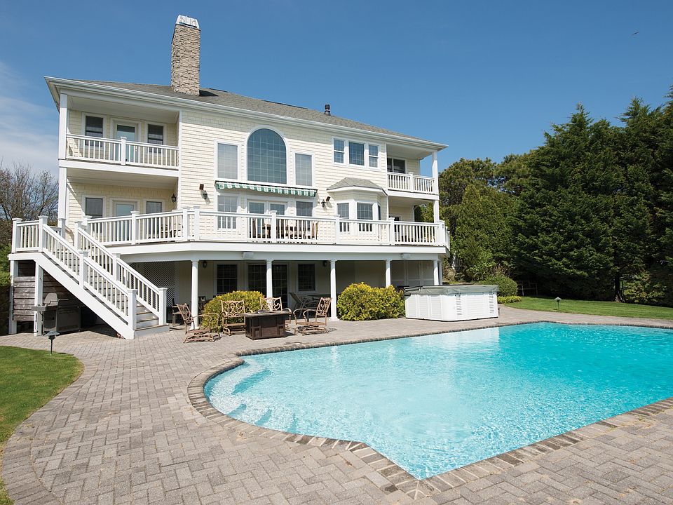 1st image of 31 McGregor Dr
