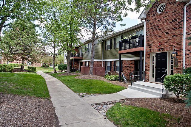 1st image of 1573 Raymond Dr APT 204